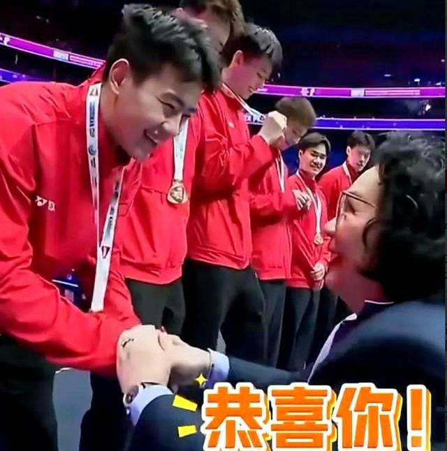 小时丑陋一幕发生了王楚钦讲对了钱天一、王昶宣布结婚不到24(图3)